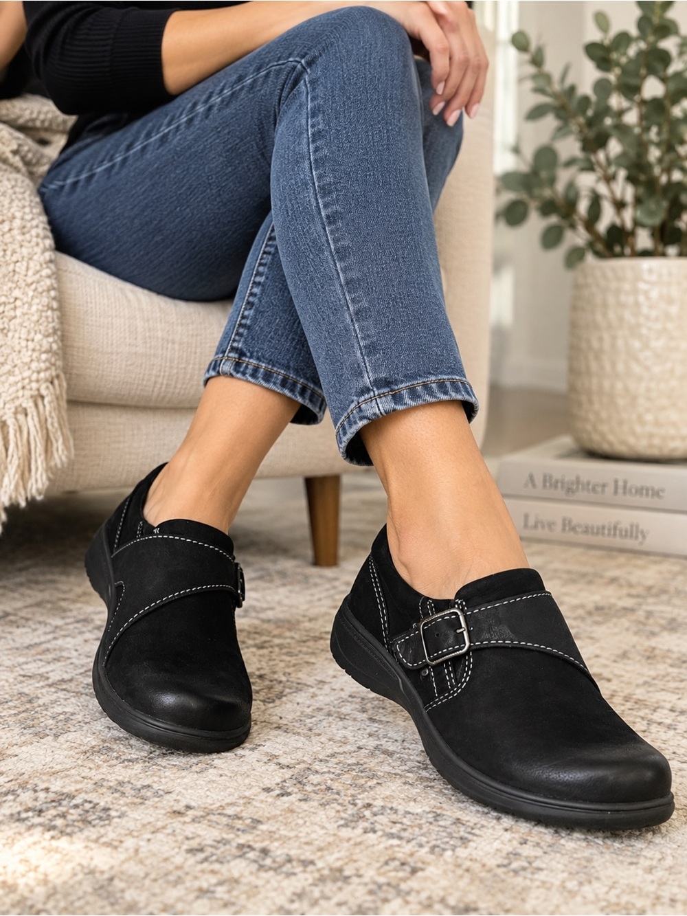 Clarks Collection Women’s Black Suede Buckle Comfort Shoes Size 5.5